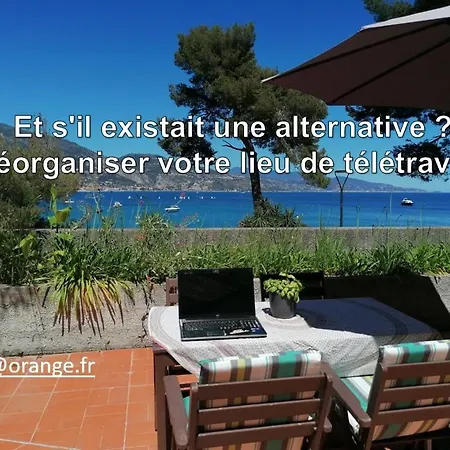 Les Pieds Dans L'eau * Roquebrune-Cap-Martin