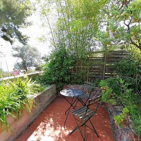 Les Pieds Dans L'eau * Roquebrune-Cap-Martin